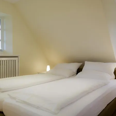 Hotell Aarnhoog 3*