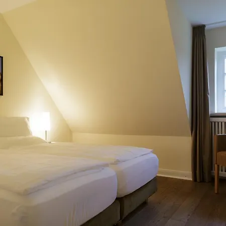 Hotell Aarnhoog 3*