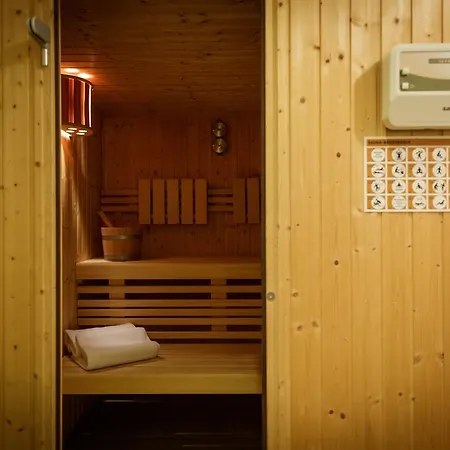 Hotell Aarnhoog 3*