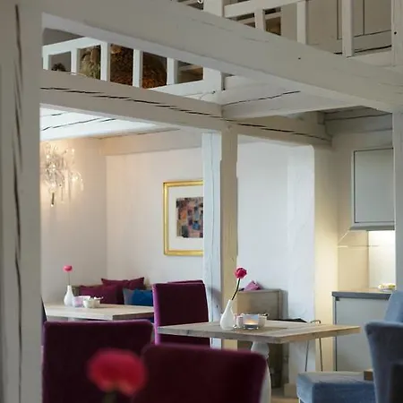 Aarnhoog Otel 3*